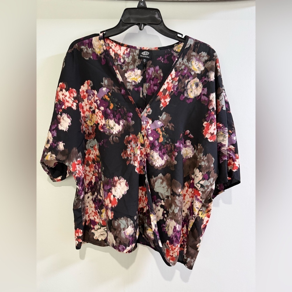 Bobeau floral wrap front short sleeve blouse EUC M